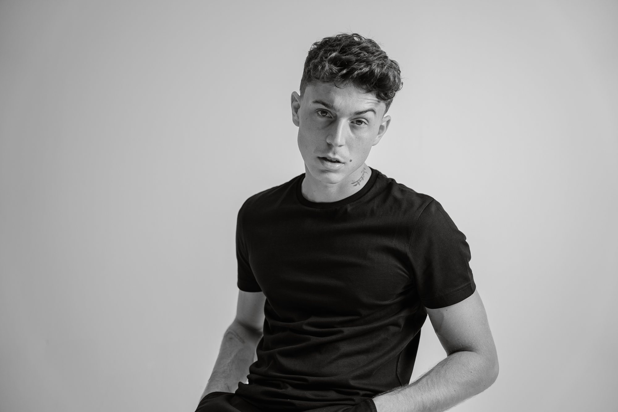 Rivers Garnham — studio noir et blanc